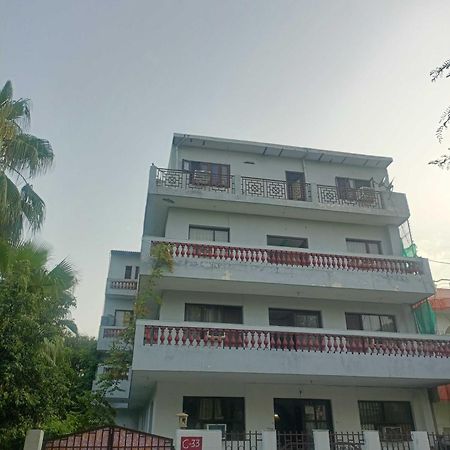 Hotel Oyo Metro View Residency Near Snow World Noida Zewnętrze zdjęcie