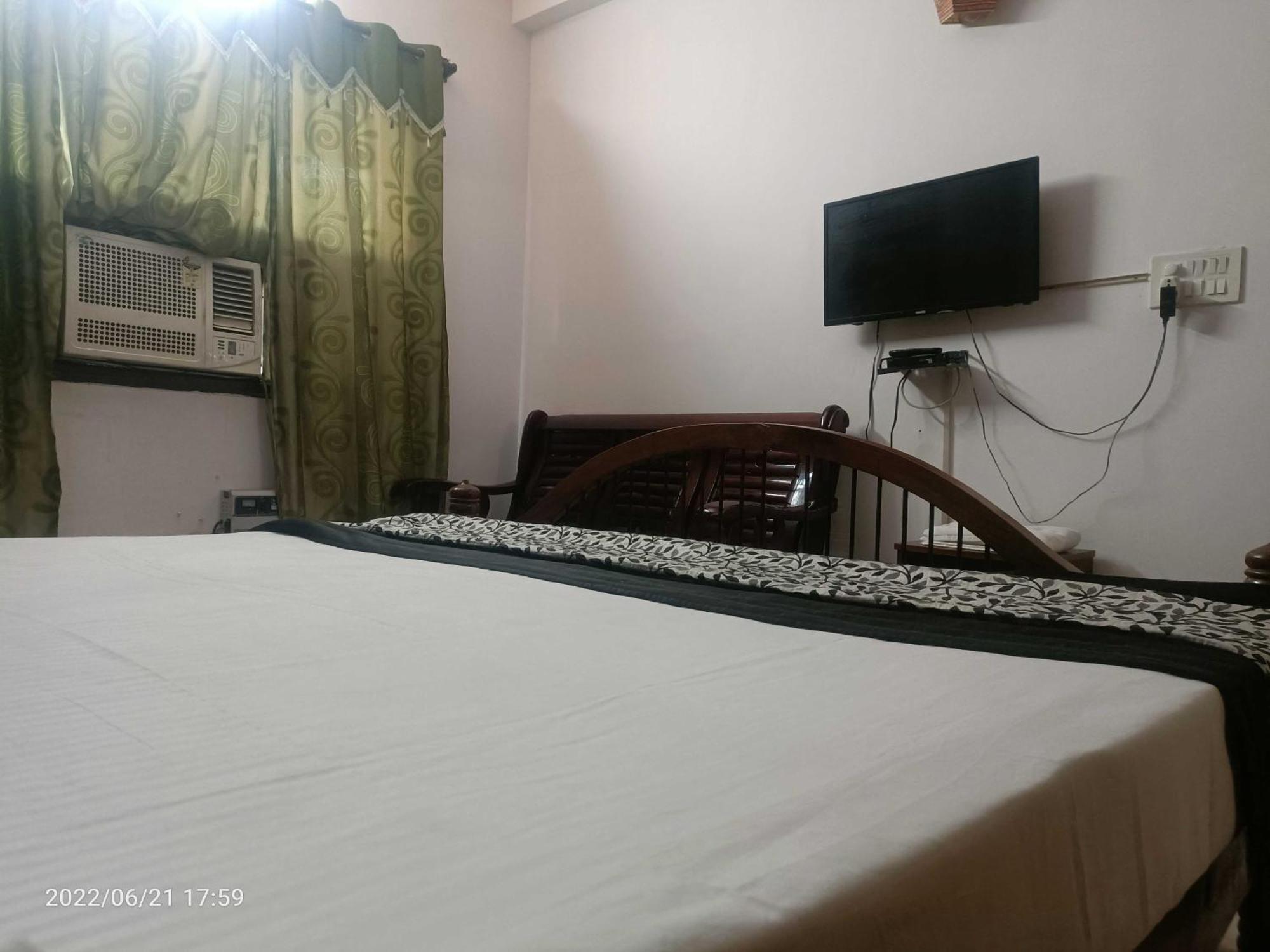 Hotel Oyo Metro View Residency Near Snow World Noida Zewnętrze zdjęcie