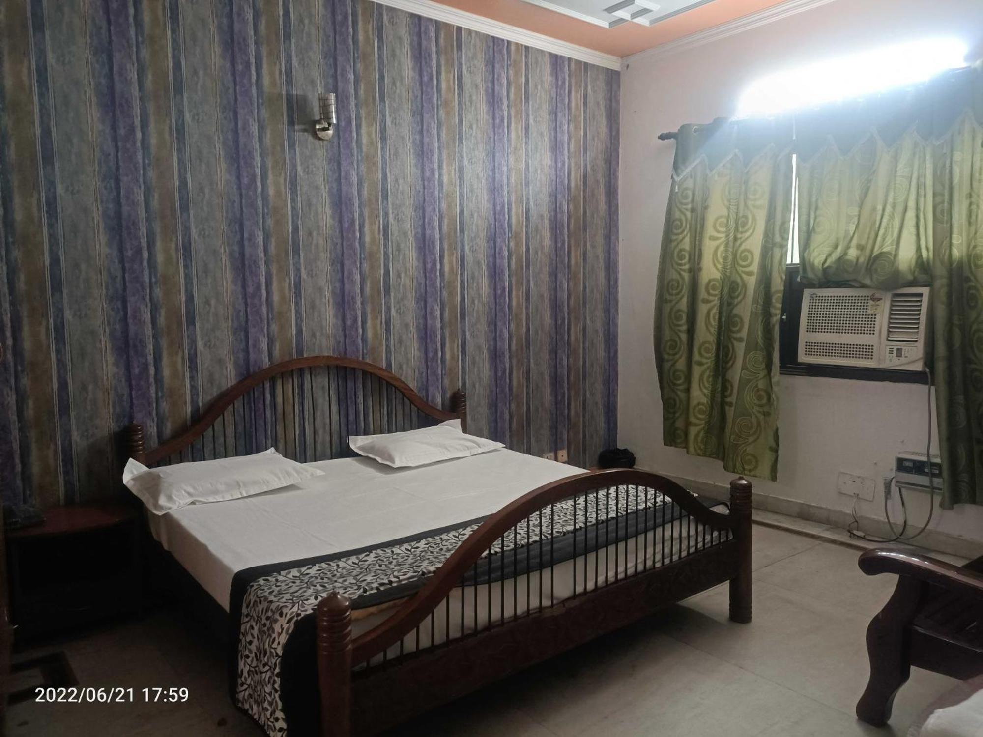 Hotel Oyo Metro View Residency Near Snow World Noida Zewnętrze zdjęcie