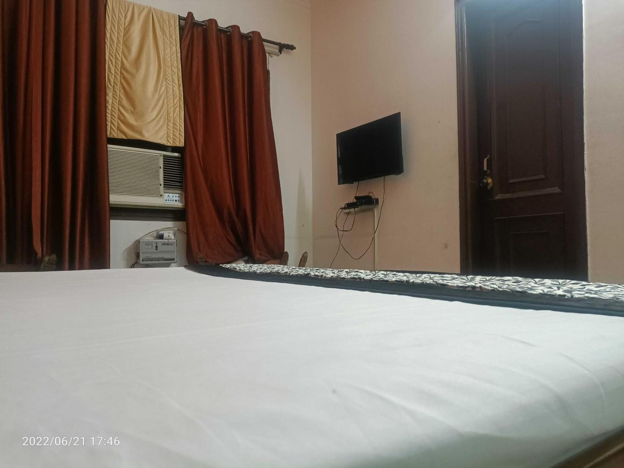 Hotel Oyo Metro View Residency Near Snow World Noida Zewnętrze zdjęcie